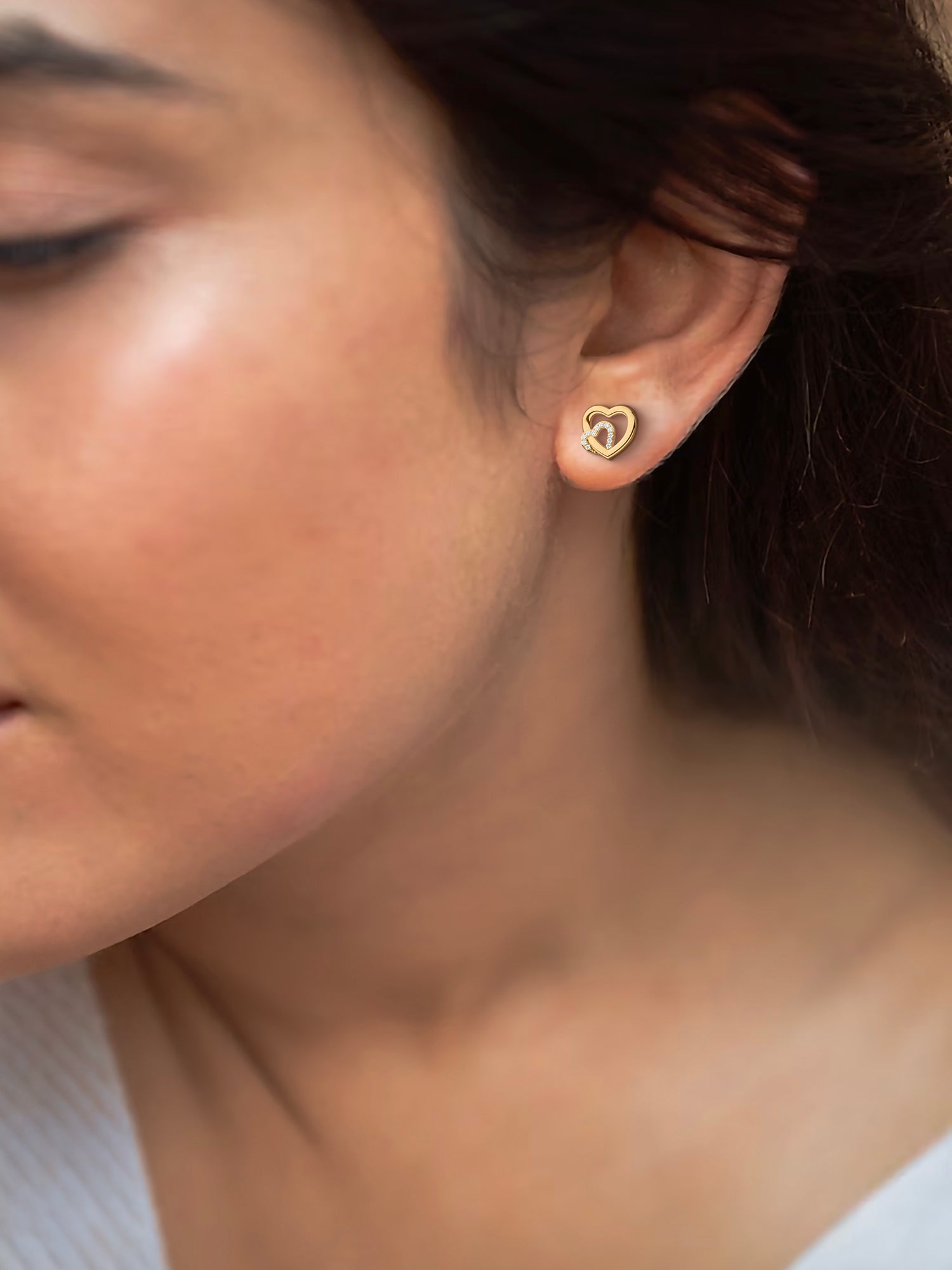 Lab Grown Lovely Heart Diamond Earrings In Gold