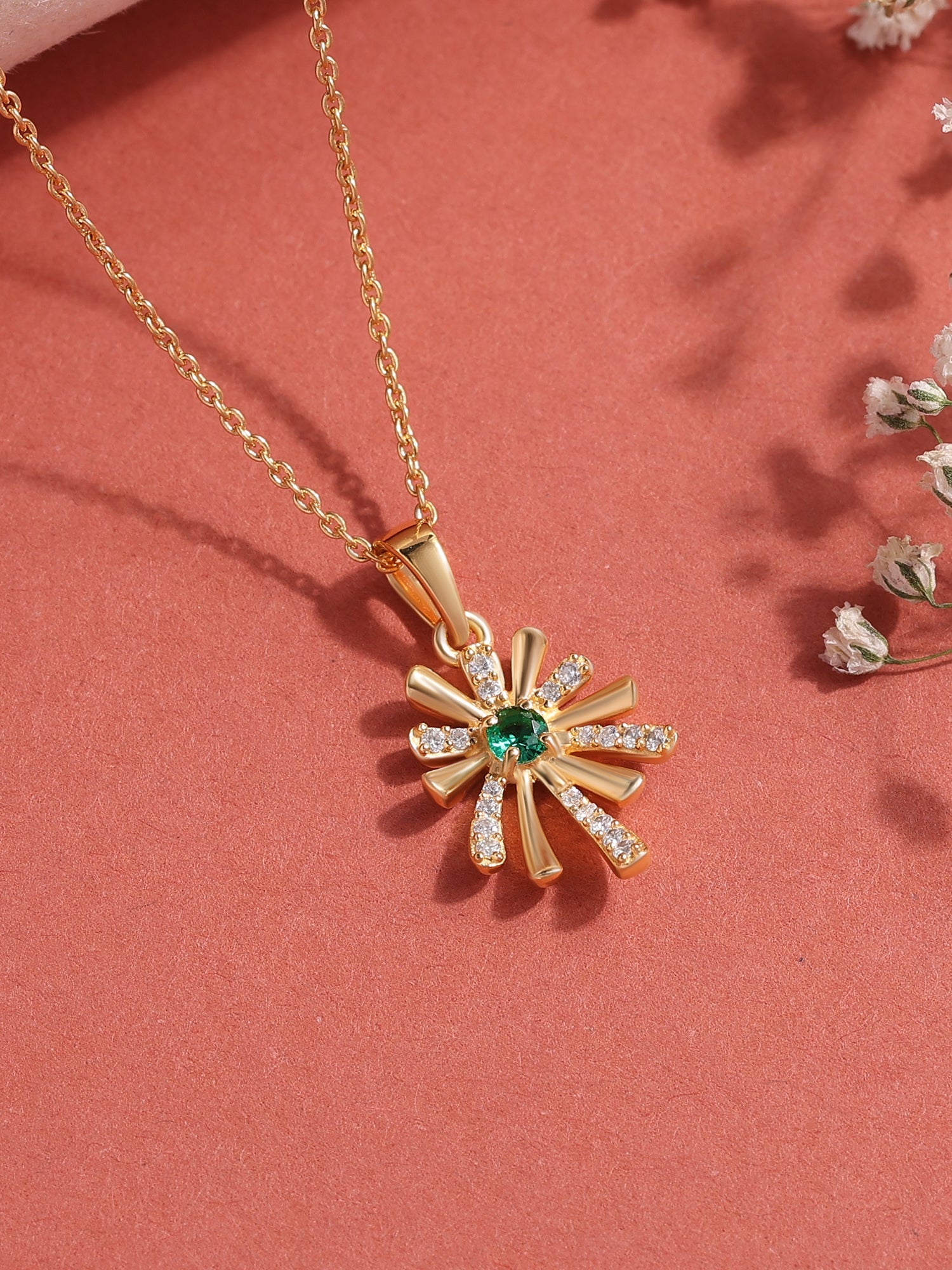 Flower Emerald Pendant With Chain For Women-1