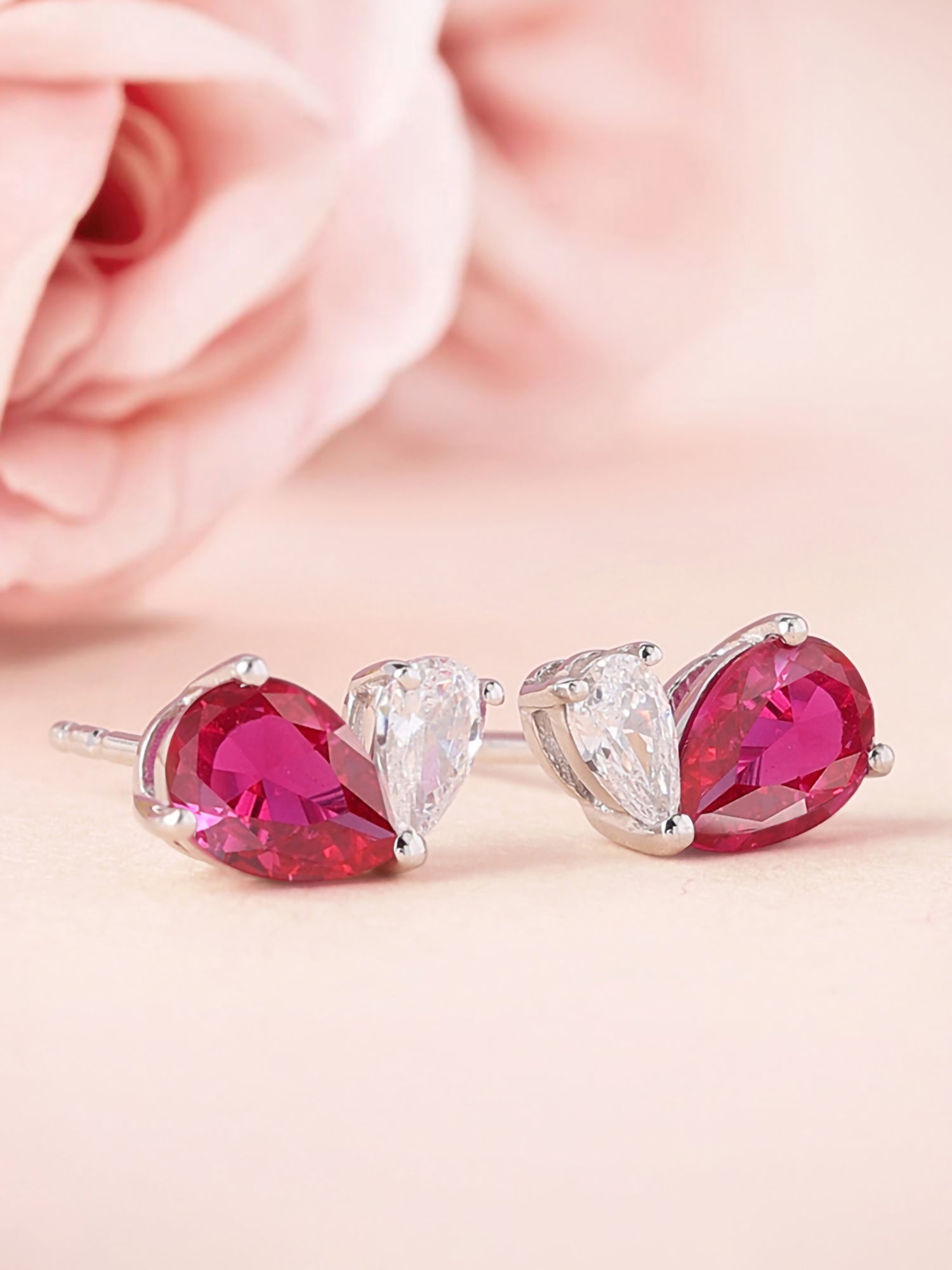 Red Toi Et Moi Earring For Women