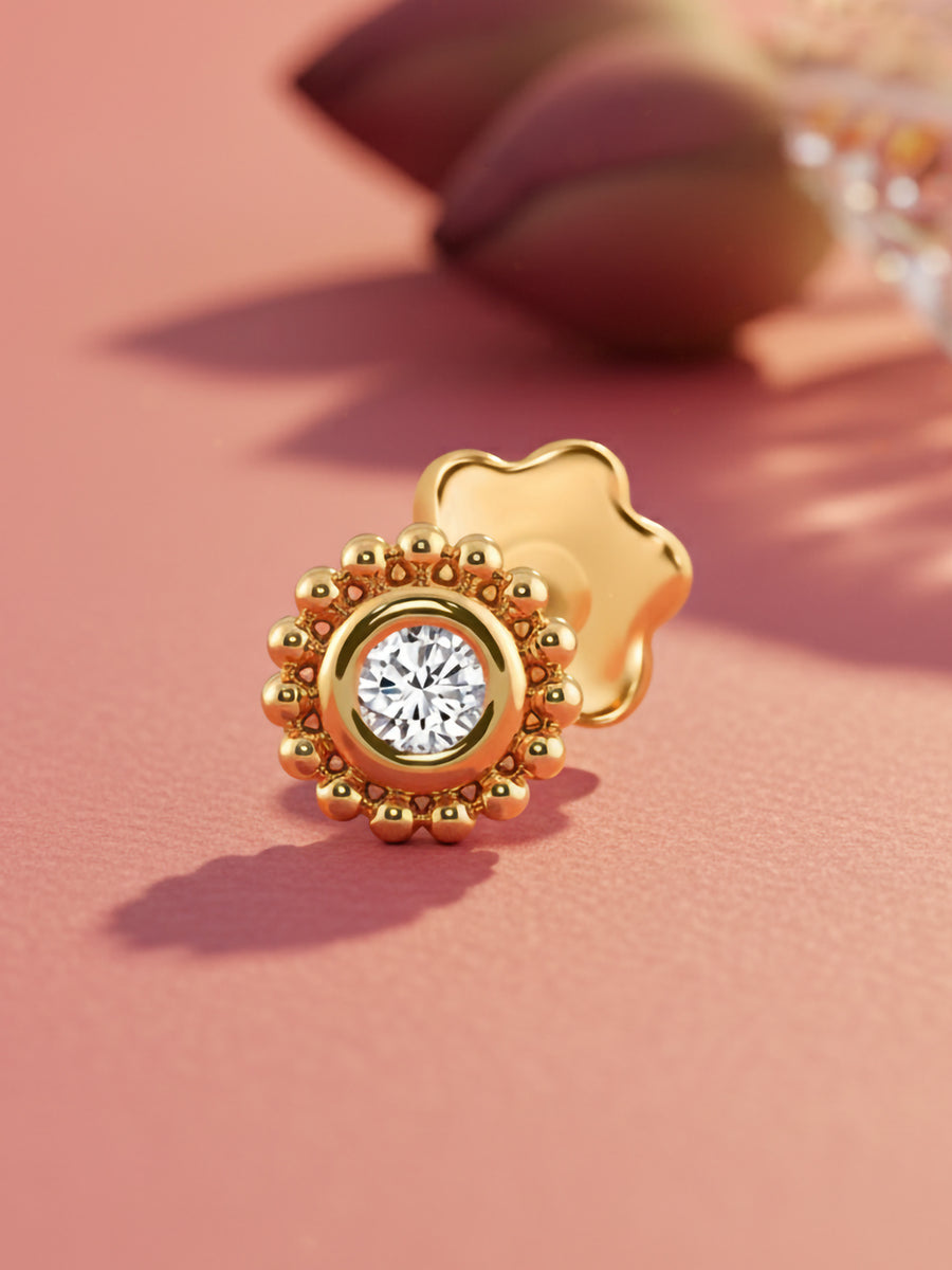 Ornate Solitaire Gold Nose Pin