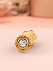 Ornate Solitaire Gold Nose Pin