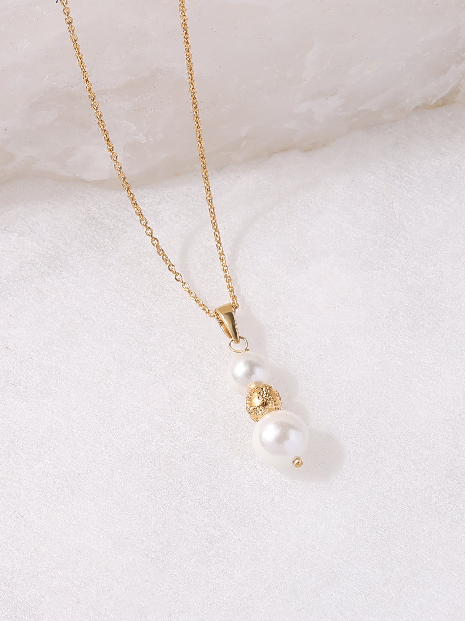 Shell Pearl Trilogy Pendant With Chain