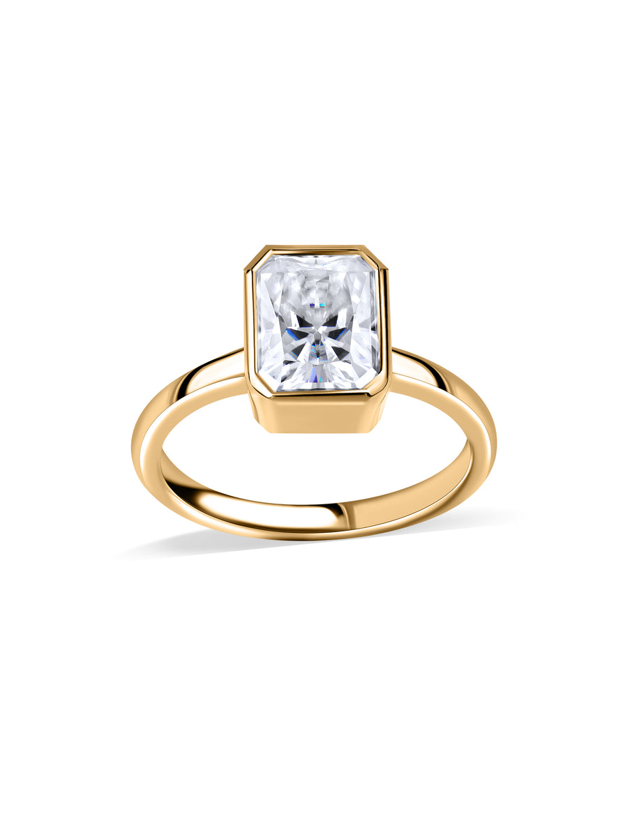 Timeless Grace Emerald-Cut Lab Grown Diamond Gold Ring